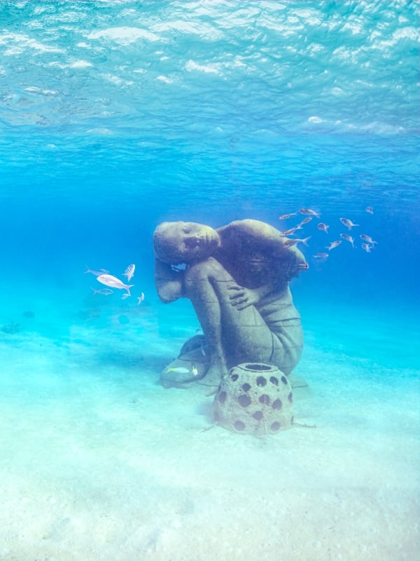 Snorkeling and clear water in Nassau Paradise Island